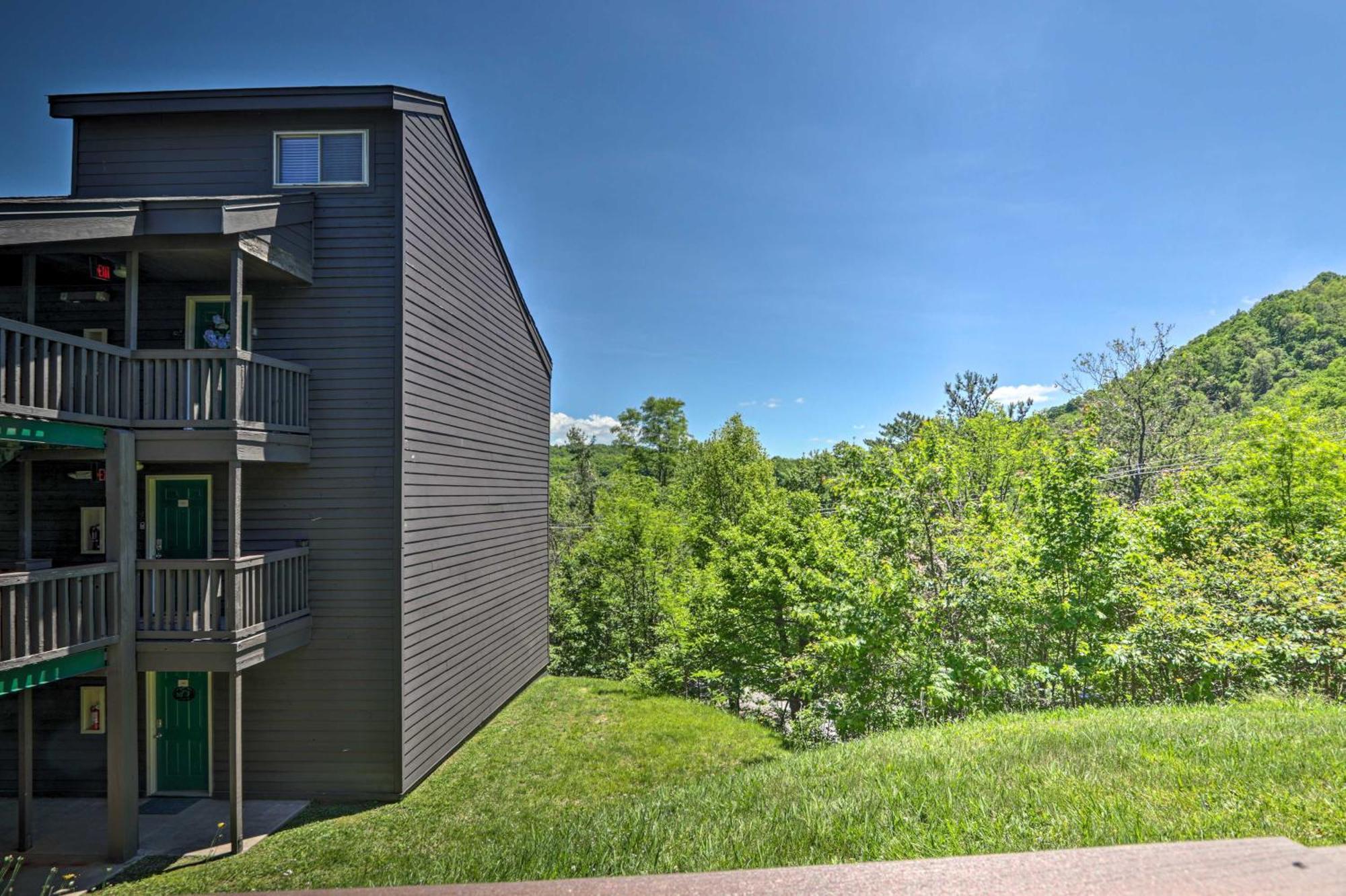 Condo With Pool And Grill Access About 4 Mi To Gatlinburg! Exteriör bild